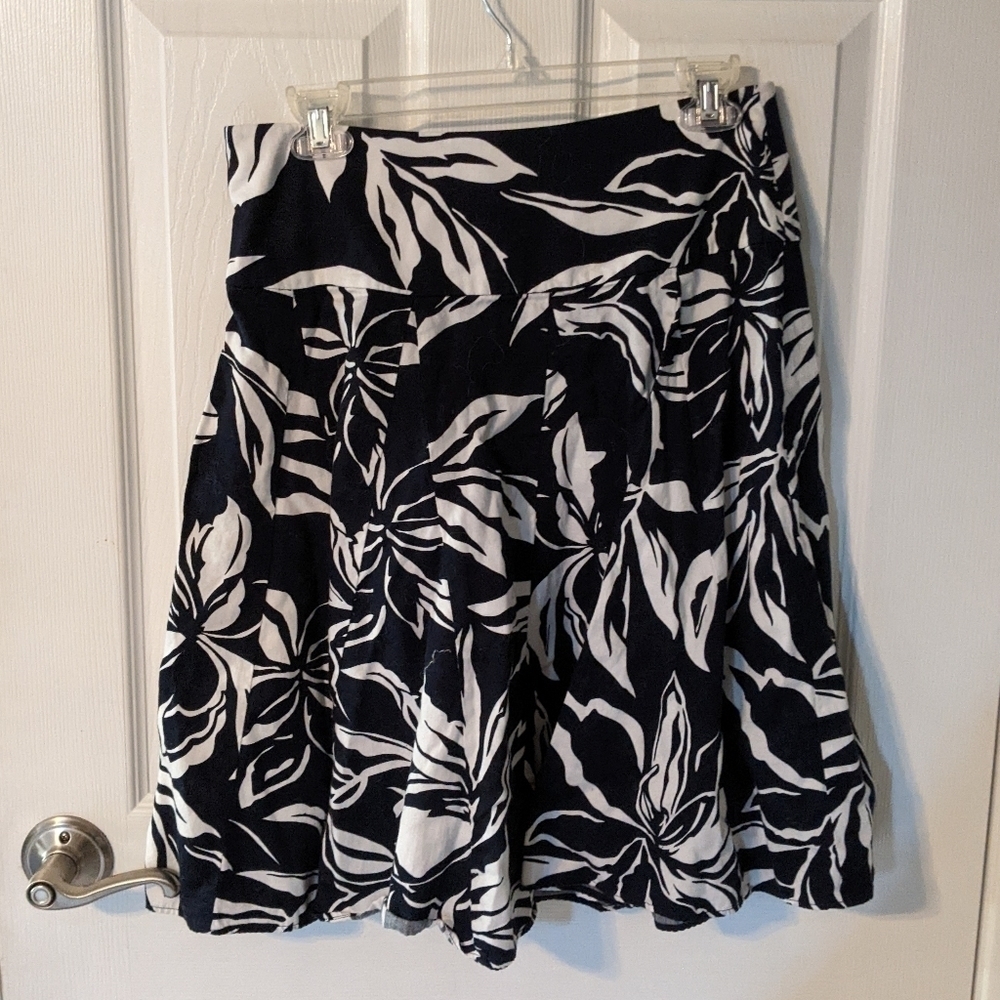 Chaps 100% Cotton Navy and White Tropical Floral Skirt with Side Zip Size 4